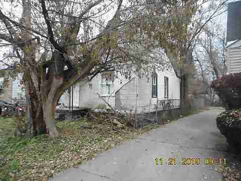 14220 Burt (3)_m.jpg